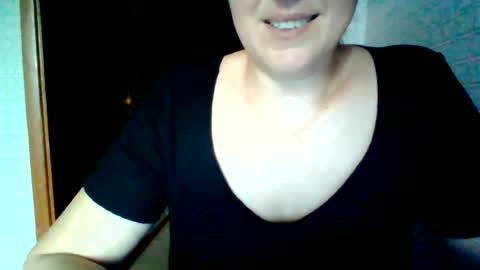 Snapshot of awesomeladyy chatting on June 27, 2026, 5:18 pm awesomeladyy online show from June 27, 2026, 5:18 pm