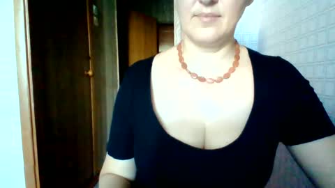 Snapshot of awesomeladyy chatting on July 2, 2026, 7:14 am awesomeladyy online show from July 2, 2026, 7:14 am