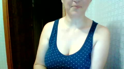 Snapshot of awesomeladyy chatting on July 2, 2026, 9:43 pm awesomeladyy online show from July 2, 2026, 9:43 pm