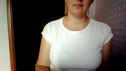 Snapshot of awesomeladyy chatting on July 4, 2026, 7:36 am awesomeladyy online show from July 4, 2026, 7:36 am