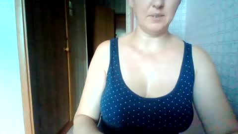 Snapshot of awesomeladyy chatting on July 5, 2026, 10:00 am awesomeladyy online show from July 5, 2026, 10:00 am