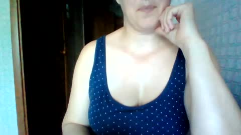 Snapshot of awesomeladyy chatting on July 15, 2026, 8:52 am awesomeladyy online show from July 15, 2026, 8:52 am