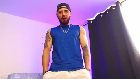 Independiente Model online show from December 3, 2025, 12:14 pm