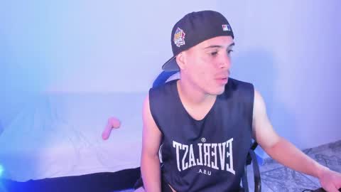 Snapshot of axel__fierro chatting on April 25, 2026, 8:39 pm axel__fierro online show from April 25, 2026, 8:39 pm