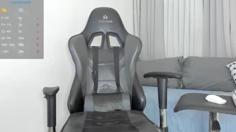 AXEL OWEN online show from April 20, 2026, 10:44 pm