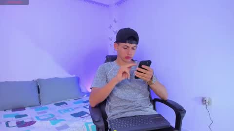 AXEL online show from October 23, 2025, 11:42 am