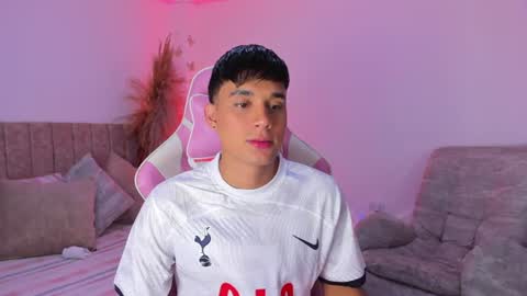 Snapshot of axel_cody_ chatting on June 24, 2026, 7:24 pm AXEL online show from June 24, 2026, 7:24 pm