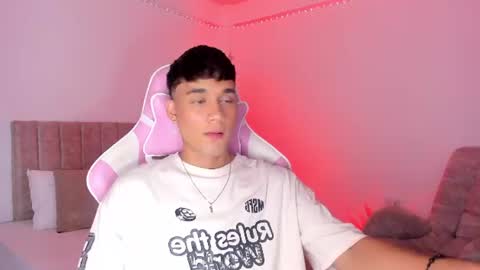 Snapshot of axel_cody_ chatting on August 5, 2026, 12:52 pm AXEL online show from August 5, 2026, 12:52 pm