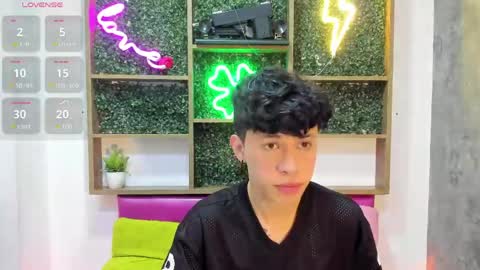 Axel Evanss online show from April 18, 2026, 12:20 pm