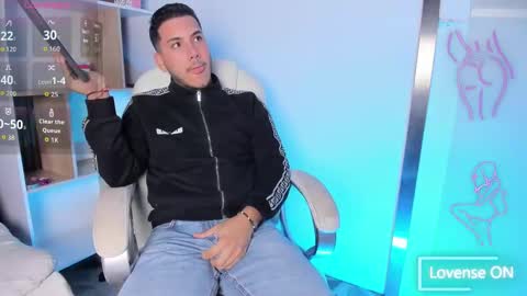 axel_grey_ online show from September 9, 2025, 12:26 pm