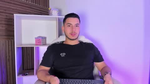 axel_grey_ online show from October 24, 2025, 12:23 pm