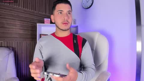 axel_grey_ online show from November 23, 2025, 12:49 pm