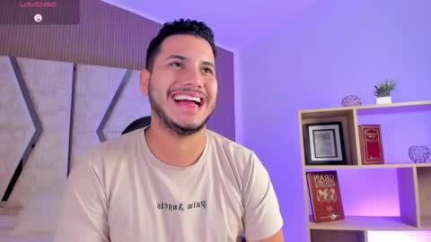 axel_grey_ online show from April 18, 2026, 7:07 pm