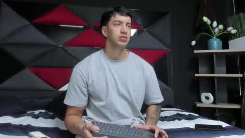 axel_hendrick online show from February 17, 2026, 1:07 pm