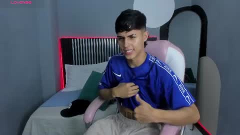 Snapshot of axel_mendoza_ chatting on June 26, 2026, 8:24 pm A X E L online show from June 26, 2026, 8:24 pm