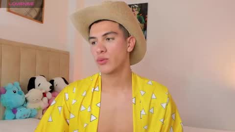 axel slim online show from November 24, 2025, 5:29 am