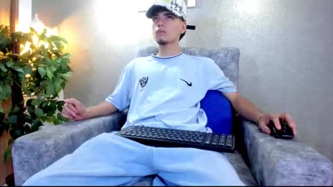 axel  online show from October 10, 2025, 6:07 pm