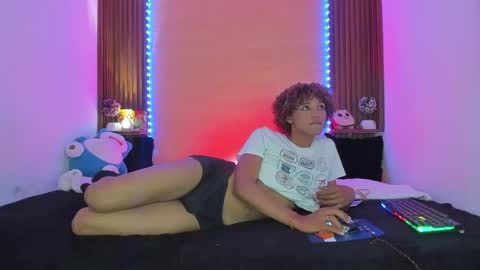 axelfox_ online show from February 27, 2025, 1:16 am