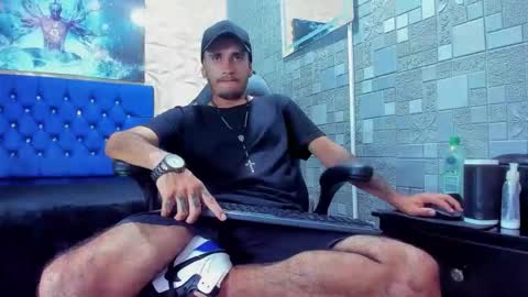 Axell Cross2 online show from March 20, 2026, 9:30 pm