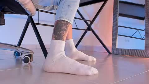 im your little femboy  ALEX   online show from November 28, 2025, 9:50 pm