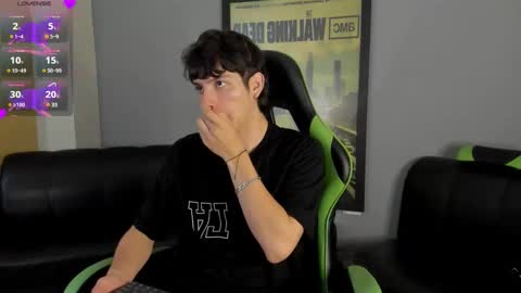 Axel Raven online show from December 18, 2024, 2:28 pm