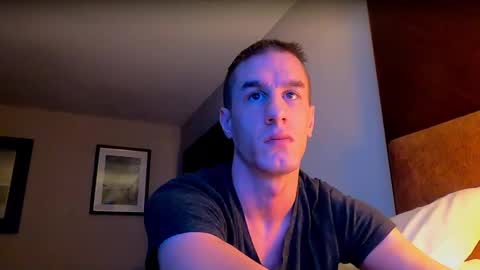 Axl online show from March 3, 2025, 12:16 pm