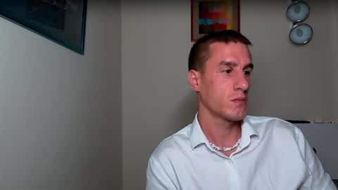 Axl online show from October 5, 2025, 5:00 pm