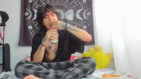 Axel Kush online show from June 26, 2026, 2:32 pm