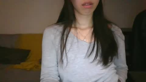 axue online show from April 30, 2026, 8:48 pm