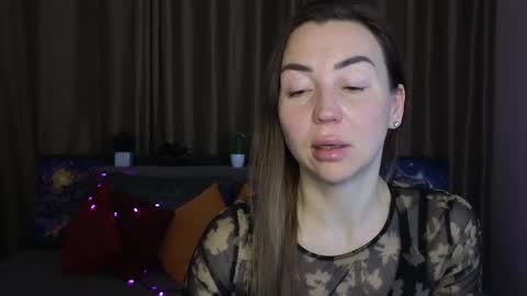 Jully online show from February 26, 2025, 6:32 pm