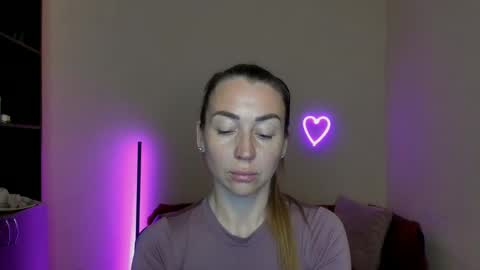 Jully online show from March 5, 2025, 9:38 am