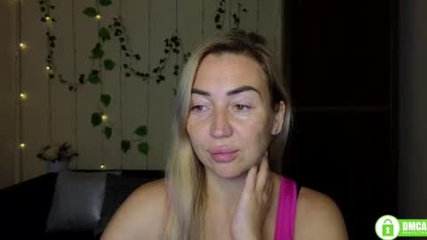 Jully online show from October 26, 2025, 6:25 pm