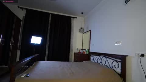 Aya online show from March 2, 2025, 1:27 pm