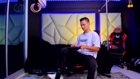 Ayden Miller online show from November 26, 2025, 1:45 pm