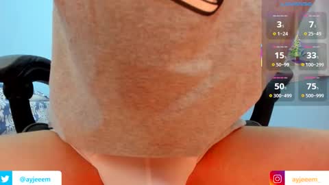 Snapshot of ayjeeem chatting on December 22, 2025, 12:24 pm Andr online show from December 22, 2025, 12:24 pm