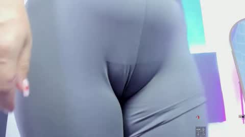 Alyda Jaramillo online show from October 24, 2025, 9:00 pm