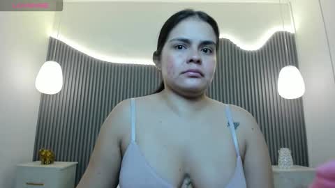 Snapshot of ayla13_ chatting on March 15, 2026, 12:00 pm Alyda Jaramillo online show from March 15, 2026, 12:00 pm