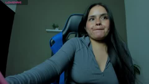 Snapshot of ayla13_ chatting on March 20, 2026, 7:41 pm Alyda Jaramillo online show from March 20, 2026, 7:41 pm