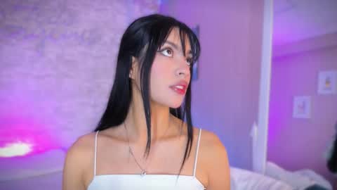 Snapshot of ayla_lux chatting on December 18, 2025, 4:07 am Ayla online show from December 18, 2025, 4:07 am