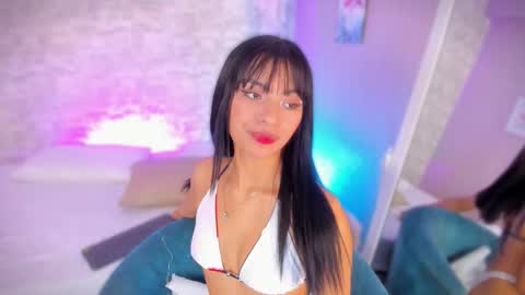 Snapshot of ayla_lux chatting on December 21, 2025, 4:19 am Ayla online show from December 21, 2025, 4:19 am