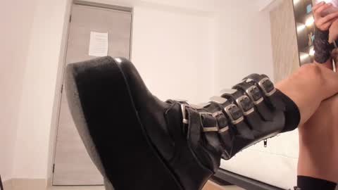 Ayla  online show from February 19, 2026, 7:43 pm