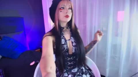 Snapshot of aylen_darkmoor chatting on May 12, 2026, 7:55 pm Aylen online show from May 12, 2026, 7:55 pm