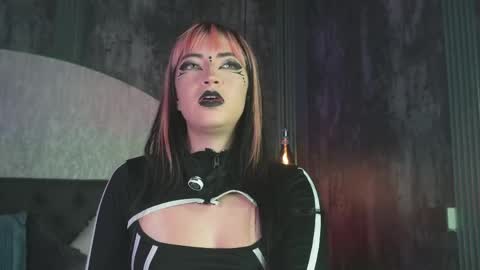 Snapshot of aylen_darkmoor chatting on June 2, 2026, 8:00 pm Aylen online show from June 2, 2026, 8:00 pm