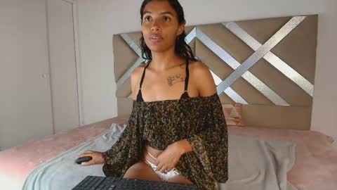 Snapshot of aylin_valerie chatting on June 8, 2026, 7:25 pm aylin_valerie online show from June 8, 2026, 7:25 pm