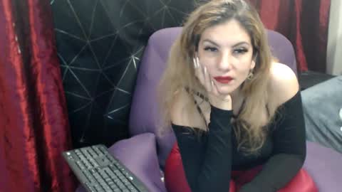 Dominatrix Queen online show from March 6, 2025, 6:37 pm