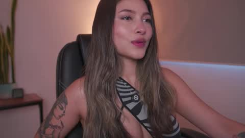 Ayra L online show from February 26, 2026, 9:47 pm