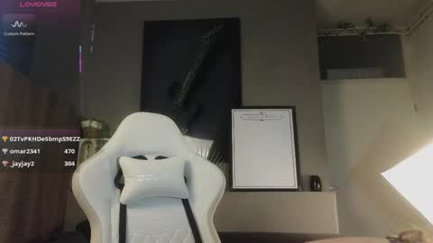 Ayreen Moore online show from April 8, 2026, 6:30 pm