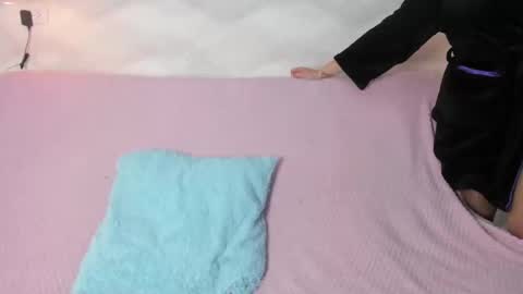 ayrix angels online show from November 4, 2025, 7:13 pm