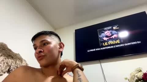 Snapshot of aysel1290 chatting on January 28, 2025, 5:54 am aysel1290 online show from January 28, 2025, 5:54 am