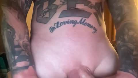 Snapshot of az_tatts chatting on January 16, 2026, 5:33 am az_tatts online show from January 16, 2026, 5:33 am